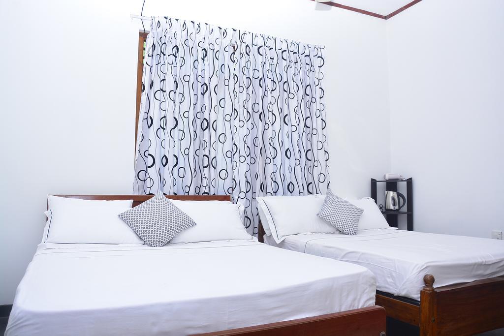 Livinginn Polonnaruwa Luaran gambar