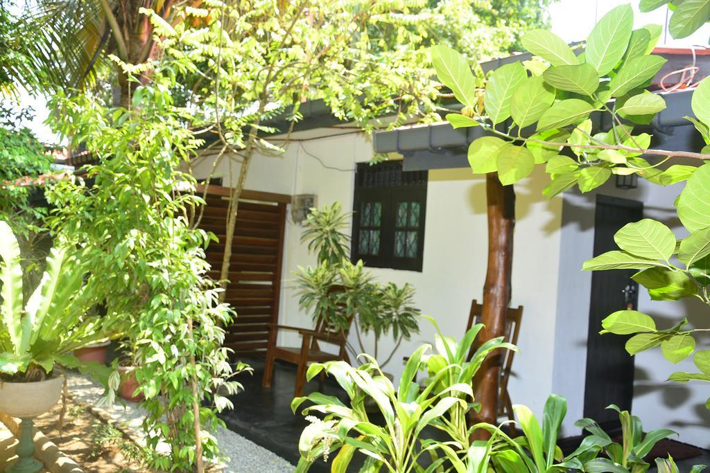 Livinginn Polonnaruwa Luaran gambar