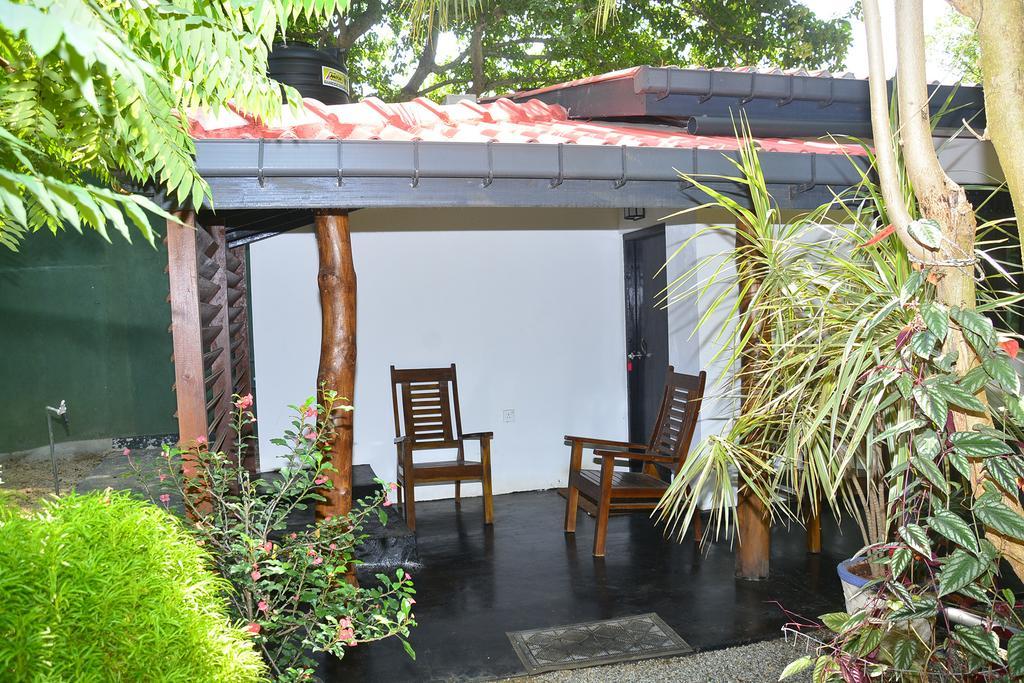 Livinginn Polonnaruwa Luaran gambar