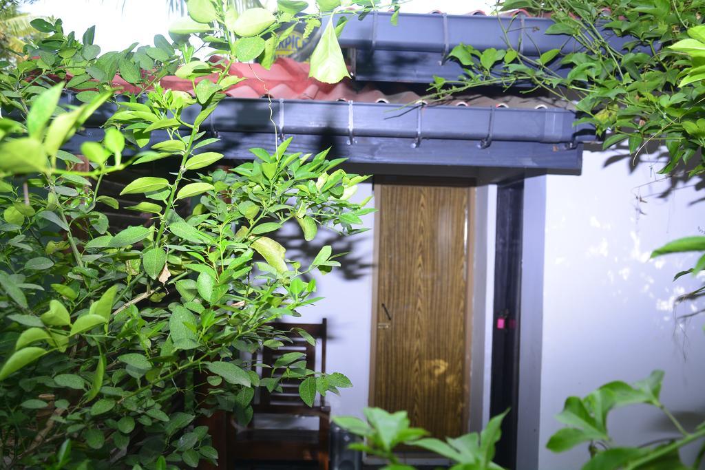 Livinginn Polonnaruwa Luaran gambar